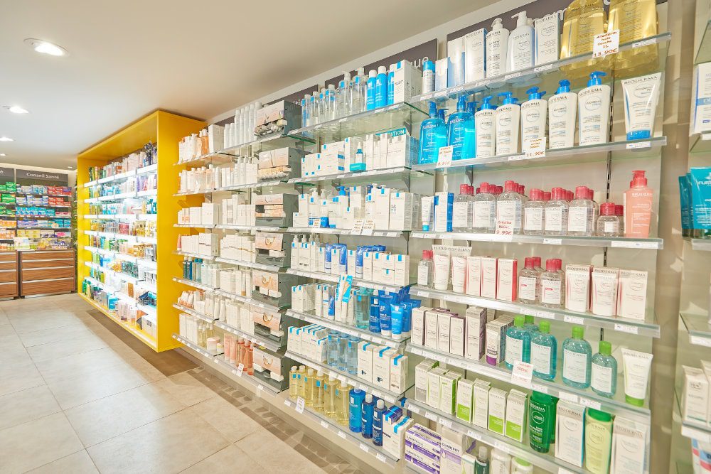 Pharmacie-du-Soleil-medd-health-design-remodelação-9 Pharmacie-du-Soleil-medd-health-design-remodelação-9
