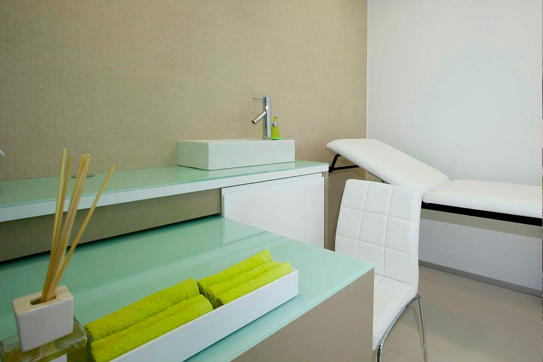 farmácia-de-bairro-medd-design-remodelação-de-farmácias-8 farmácia-de-bairro-medd-design-remodelação-de-farmácias-8
