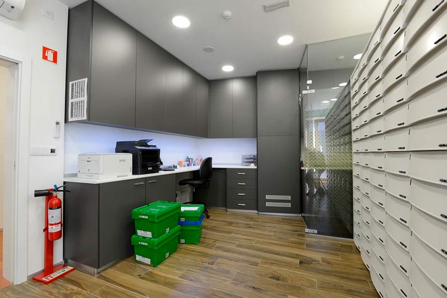 Farmácia Fernandes de Castro-MEDD DESIGN-renovação de farmácia-5 Farmácia Fernandes de Castro-MEDD DESIGN-renovação de farmácia-5