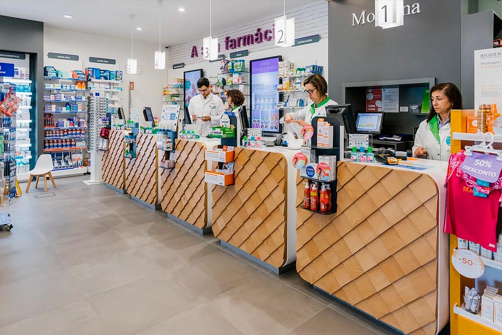 farmácia-moderna-de-ilhavo-medd-design-design-de-farmácia-1 farmácia-moderna-de-ilhavo-medd-design-design-de-farmácia-1
