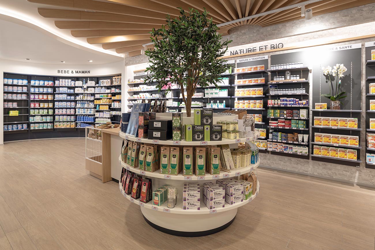 Pharmacie-du-Pôle-Santé-medd-design-renovação-de-farmácia-4 Pharmacie-du-Pôle-Santé-medd-design-renovação-de-farmácia-4
