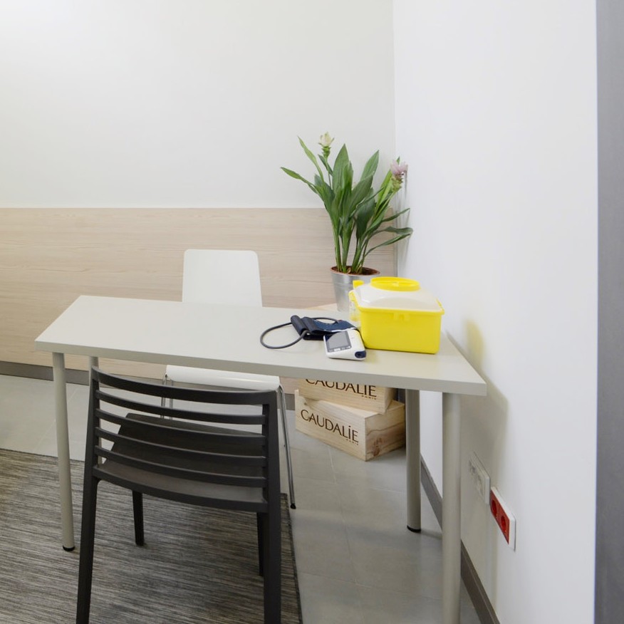 salle-de-consultation-pharmaceutique-medd-agencement-7 salle-de-consultation-pharmaceutique-medd-agencement-7