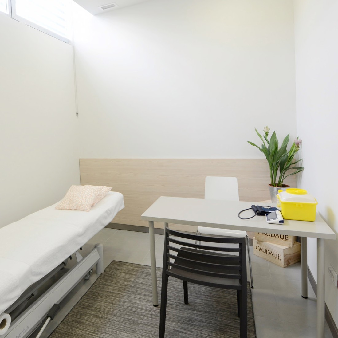 salle-de-consultation-pharmaceutique-medd-agencement-6 salle-de-consultation-pharmaceutique-medd-agencement-6