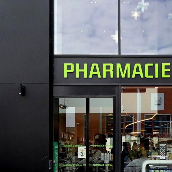 Signalétique-extérieure-pour-pharmacie-medd-agencement-de-pharmacie Signalétique-extérieure-pour-pharmacie-medd-agencement-de-pharmacie