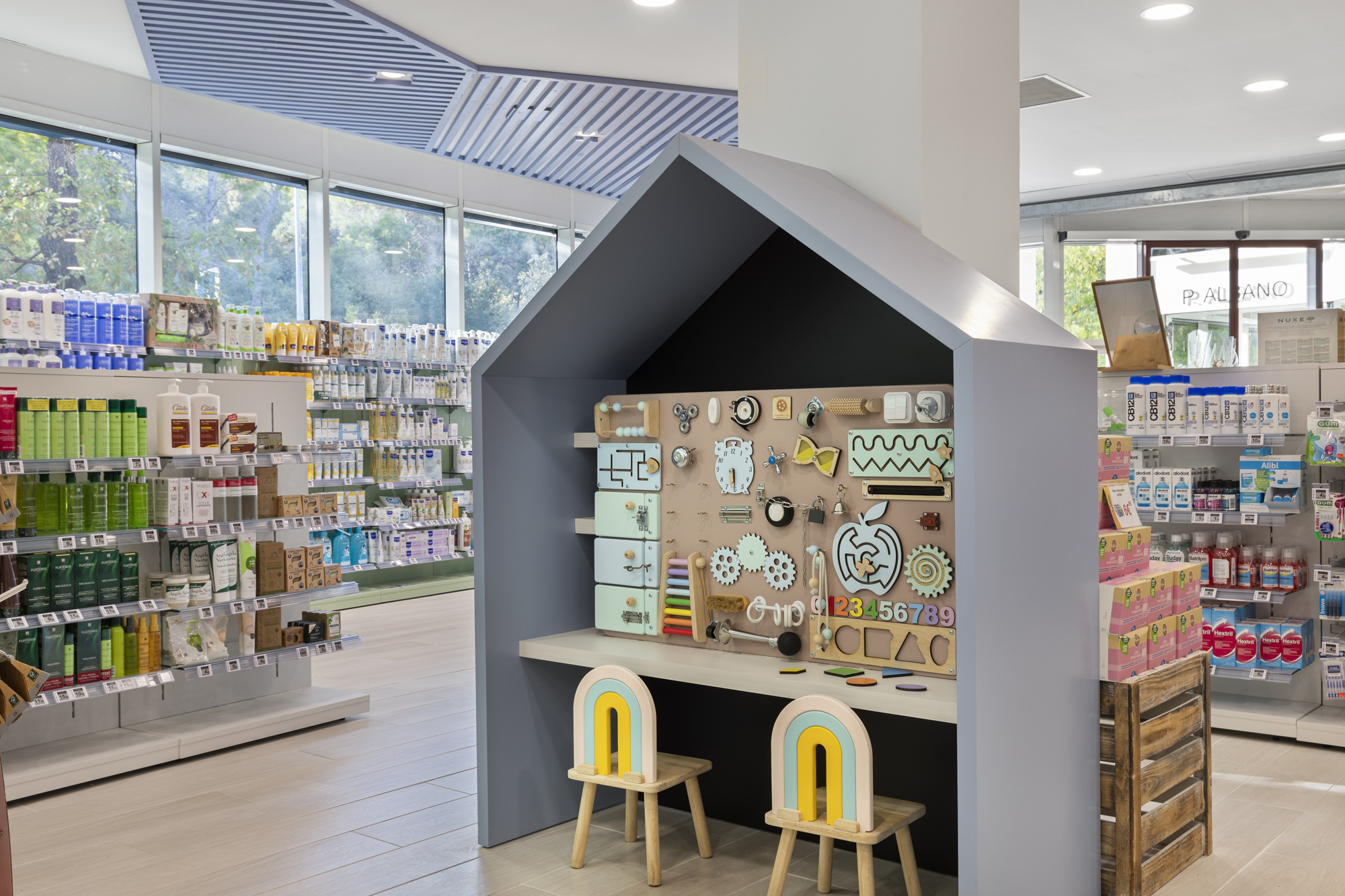 La Pharmacie de Sophia – Medd Agencement -21 – 1 La Pharmacie de Sophia - Medd Agencement