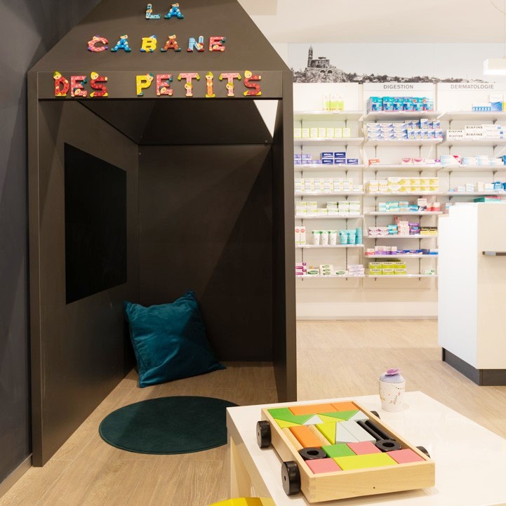 mobiliario infantil-pharmacie-du-pole-sante-2021