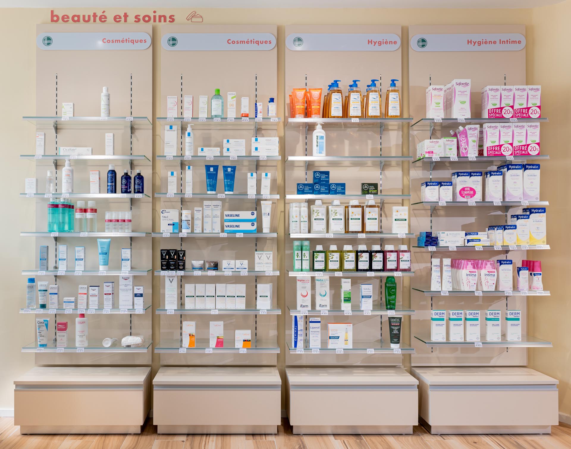 Pharmacie de l’Ornain_beautéetsoins mobiliario para farmacia, mobiliario modular, exposição de produtos dermocosmetica. Gondolas, lineares, balcoes para farmácia, pharmacie de l'ornain.
