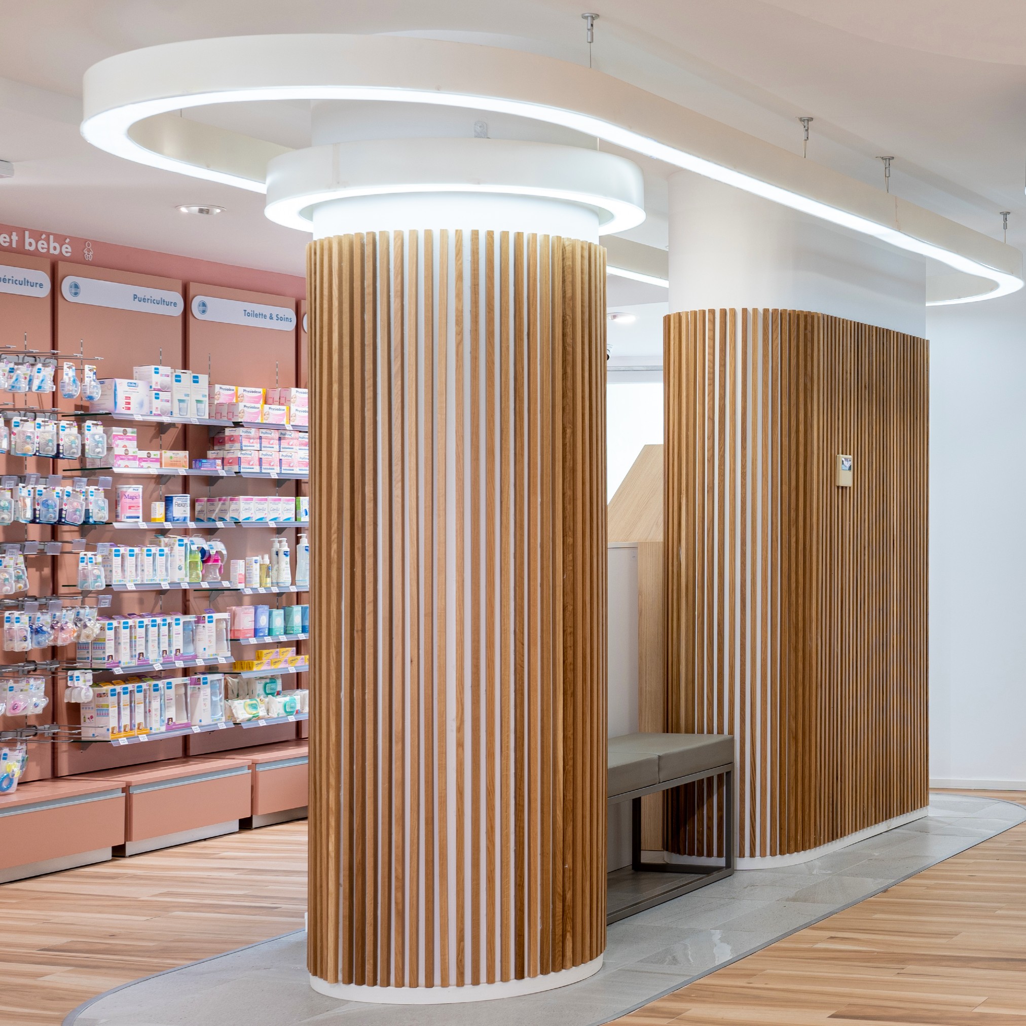 Pharmacie de l’Ornain_Mai2022_AgenceMEDD_5 Pharmacie de l'Ornain, mobiliario comercial, design de interiores, remodelacao de farmacia frança.
