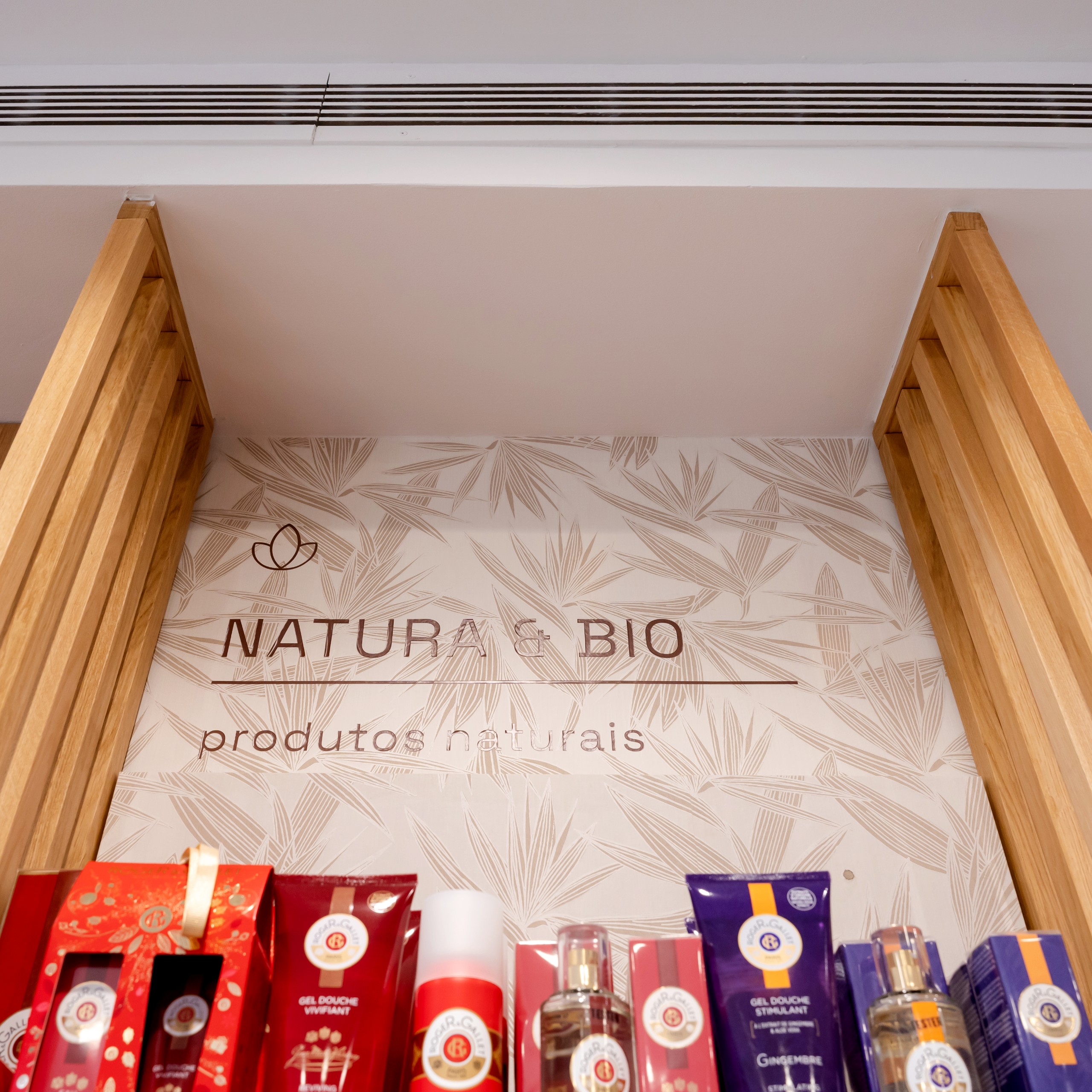 farmacia-portas-da-maia-medd-design-2022-78 farmacia-portas-da-maia-medd-design-2022-78