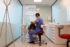 Clínica Dentária Swiss Dental Services. Projeto Medd Design.
